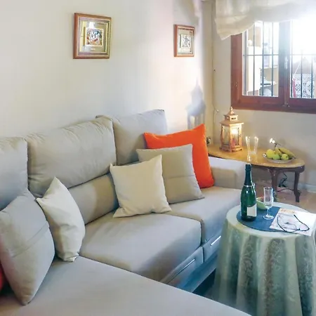 Hébergement de vacances 2 Bedroom Lovely In